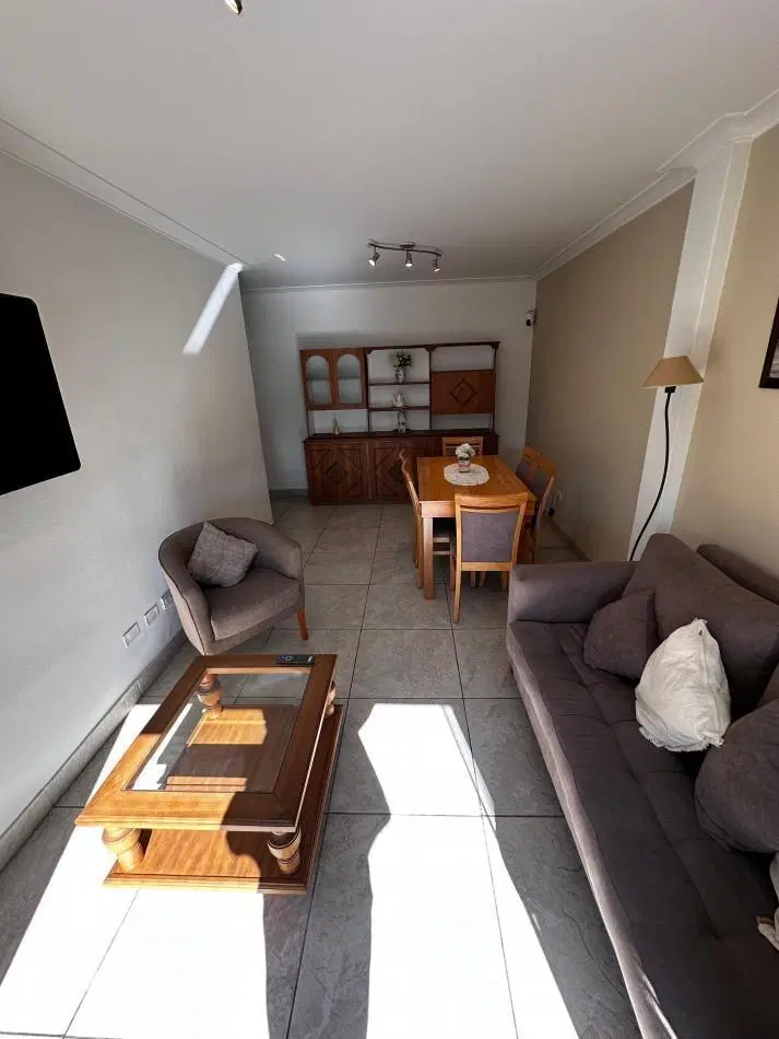 DEPARTAMENTO 3 AMBIENTES CON BALCON AL FRENTE ZONA LA PERLA 2