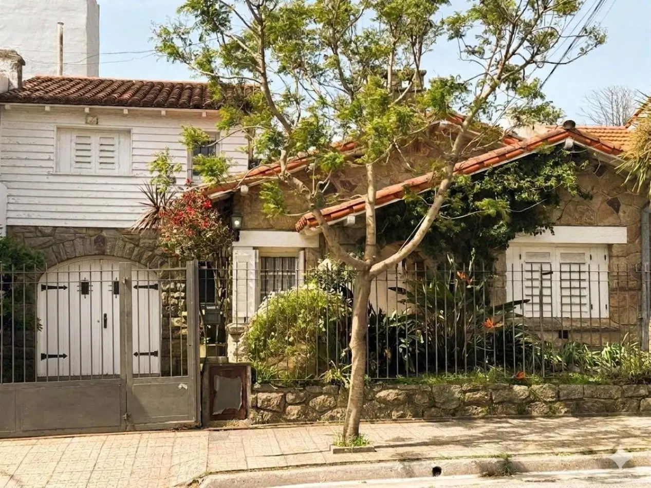 ALQUILER CHALET USO PROFESIONAL ZONA STELLA MARIS 4