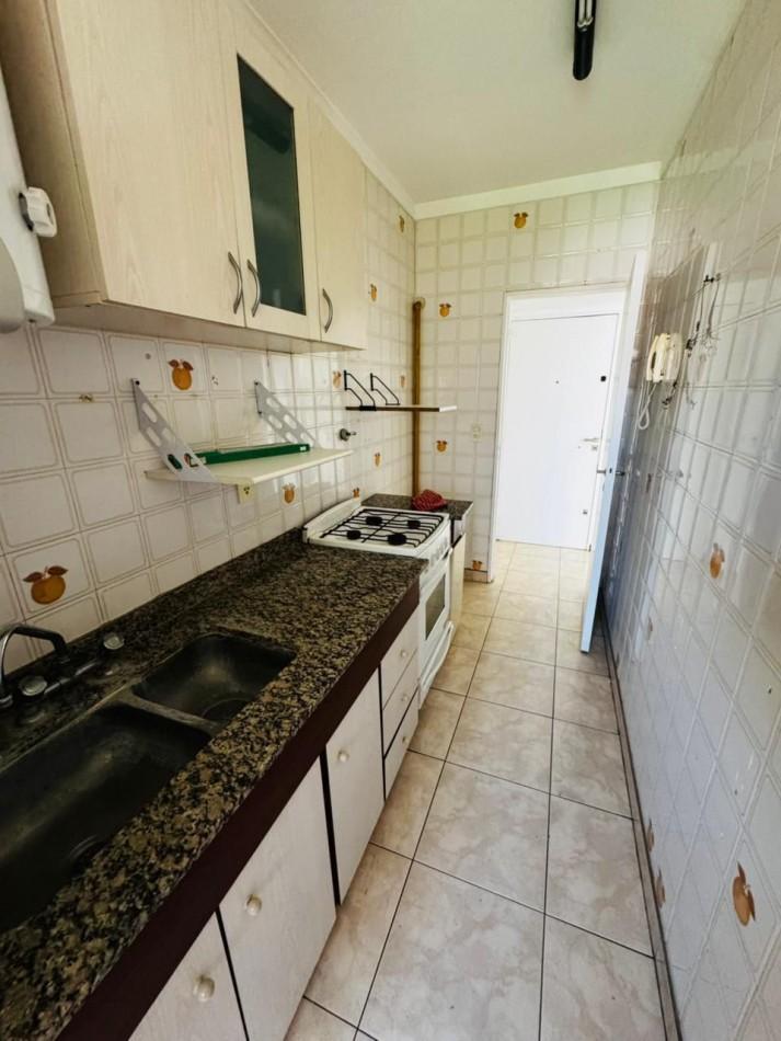 Foto de ALQUILER DEPARTAMENTO 3 AMBIENTES CON BALCON Y COCHERA, imagen 2