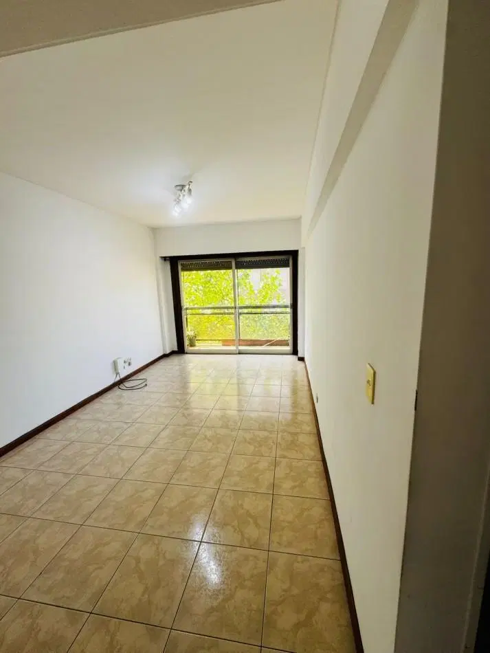 ALQUILER DEPARTAMENTO 3 AMBIENTES CON BALCON Y COCHERA 1