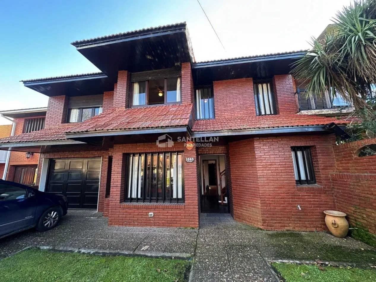 VENTA CHALET 5 AMBIENTES DE CATEGORIA BARRIO CONSTITUCION 3