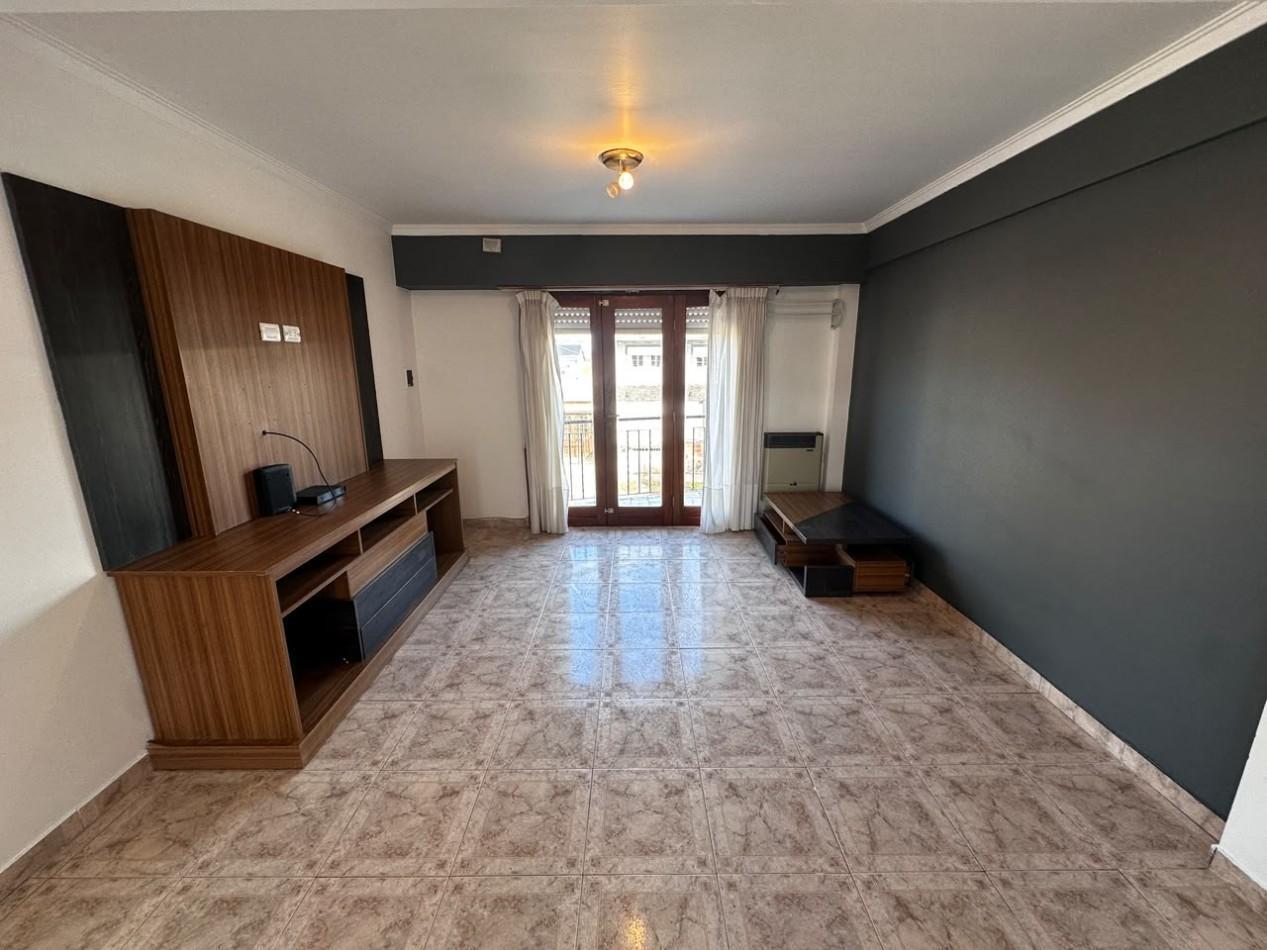 Foto de VENTA DEPARTAMENTO 3 AMBIENTES CON 2 BALCONES, COCHERA Y PATIO, imagen 1
