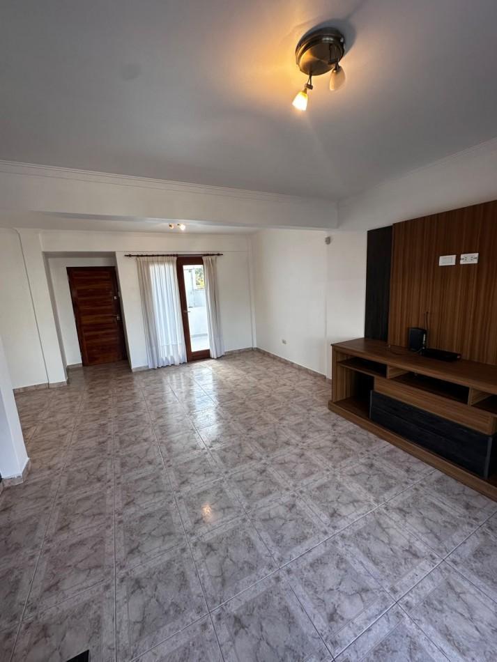 Foto de VENTA DEPARTAMENTO 3 AMBIENTES CON 2 BALCONES, COCHERA Y PATIO, imagen 4