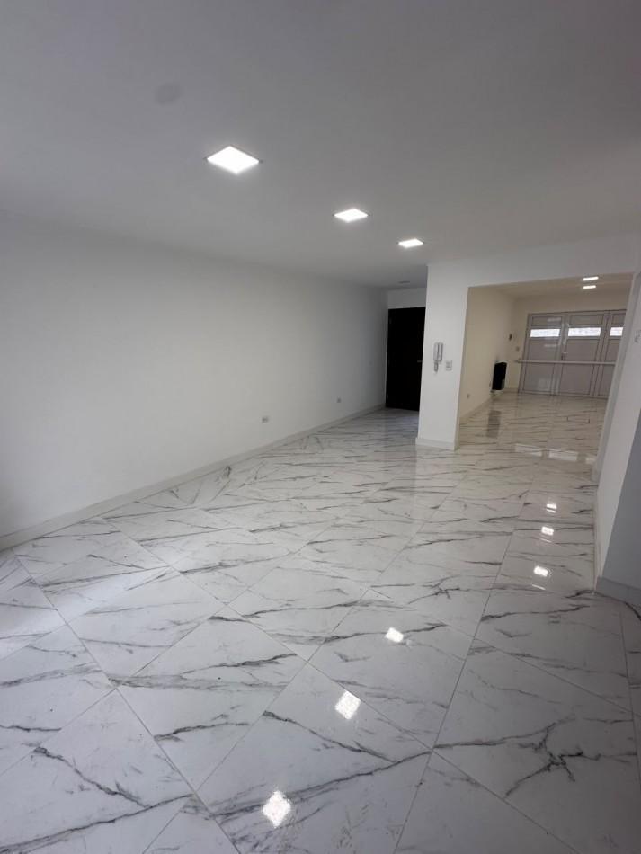 Foto de VENTA DUPLEX 3 AMBIENTES CON GARAGE Y PATIO, imagen 1