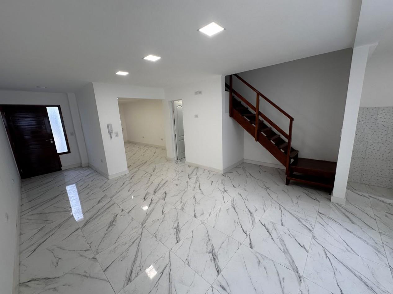 Foto de VENTA DUPLEX 3 AMBIENTES CON GARAGE Y PATIO, imagen 2