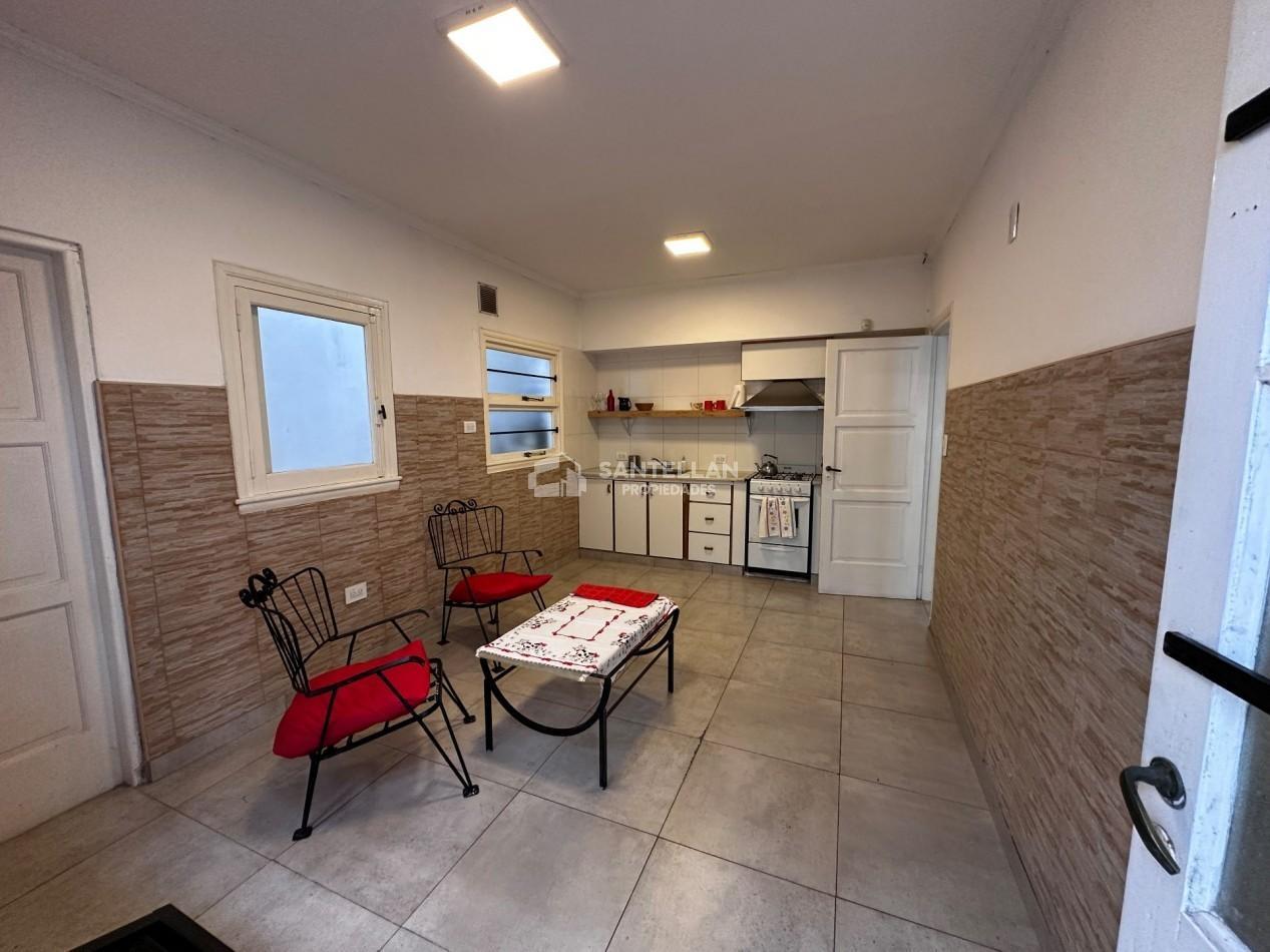 Foto de CHALET TRES AMBIENTES CON PARQUE BARRIO CHAUVIN, imagen 2