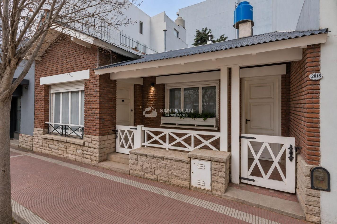 Foto de CHALET TRES AMBIENTES CON PARQUE BARRIO CHAUVIN, imagen 1