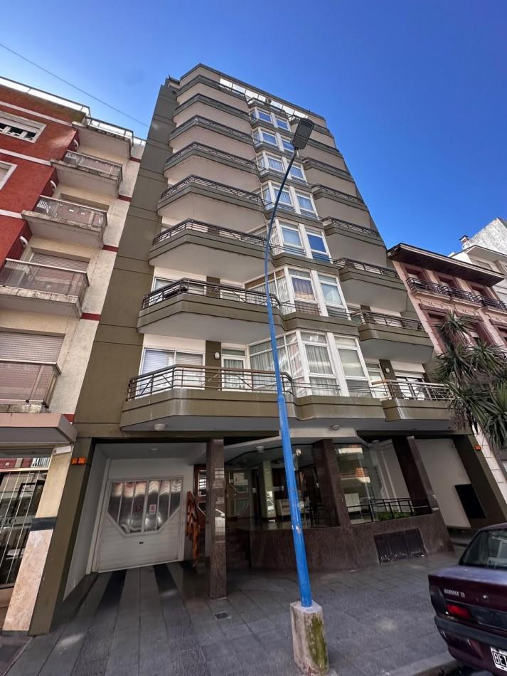 Foto de VENTA SEMIPISO DE 3 AMBIENTES CON VISTA LATERAL AL MAR EN LA PERLA, imagen 2
