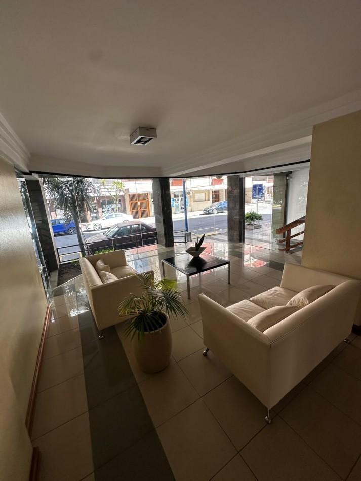 Foto de VENTA SEMIPISO DE 3 AMBIENTES CON VISTA LATERAL AL MAR EN LA PERLA, imagen 5