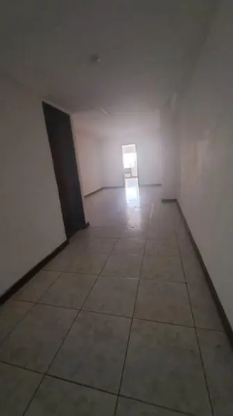 OFICINA AL FRENTE, CON PRIVADO, COCINA Y BAÑO - LA PERLA 4