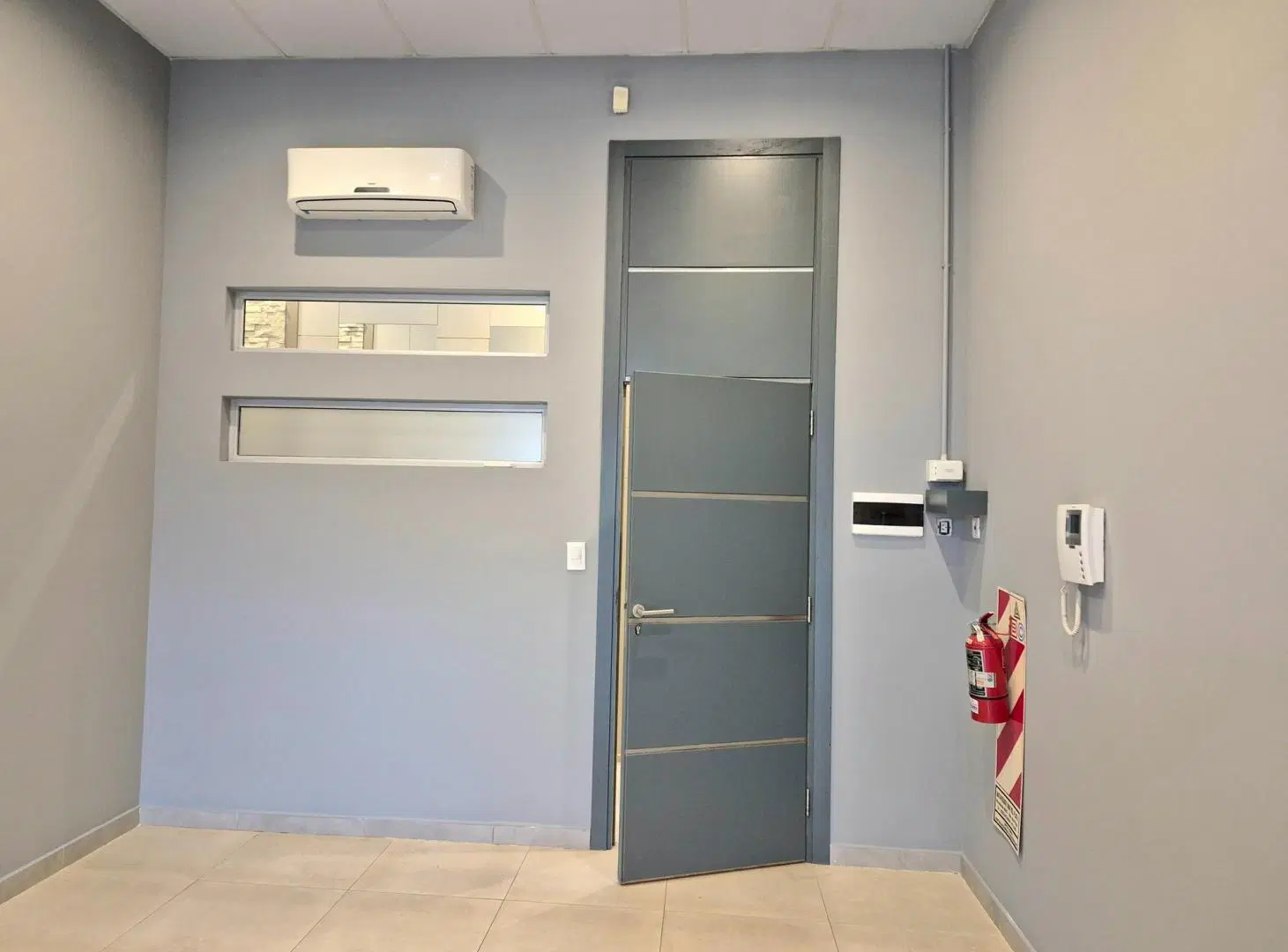OFICINA EN ALQUILER - SIN EXPENSAS - CHAUVIN 4