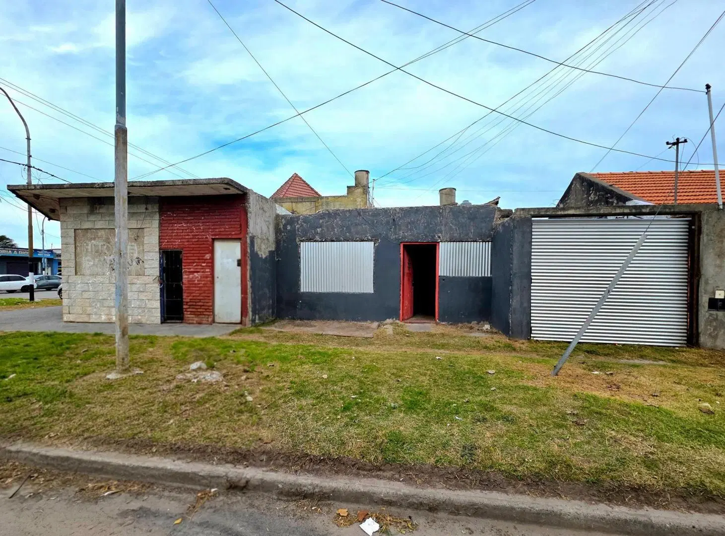 EN VENTA LOCAL + VIVIENDA A RECICLAR - JUAN B. JUSTO Y LABARDEN 4