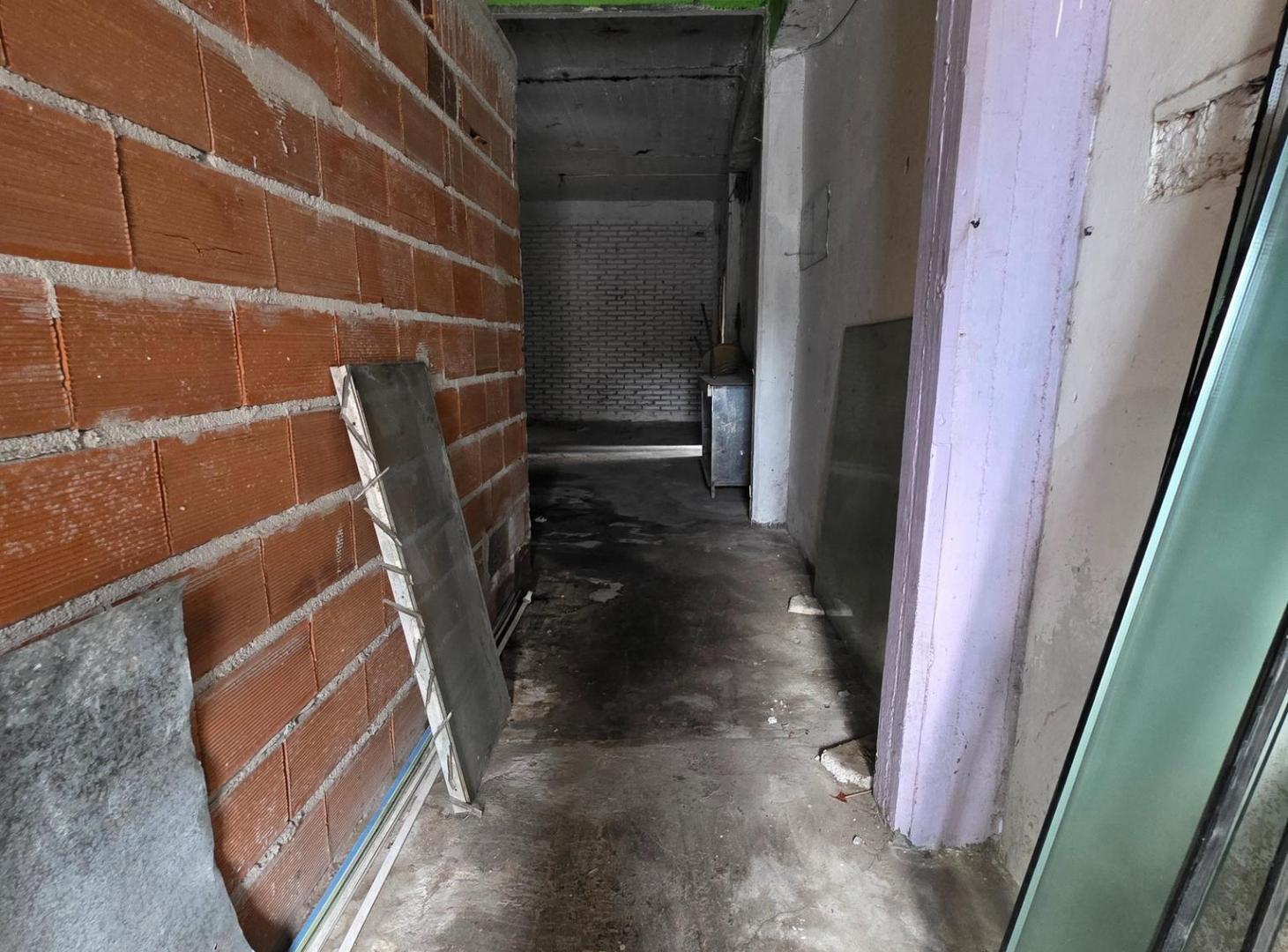 Foto de EN VENTA LOCAL + VIVIENDA A RECICLAR - JUAN B. JUSTO Y LABARDEN, imagen 4