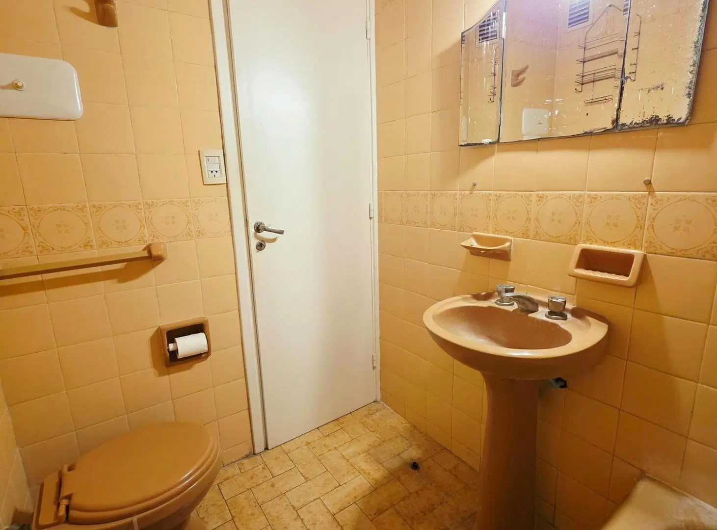 ALQUILER 24 MESES - DEPARTAMENTO MONOAMBIENTE EN LA PERLA - A METROS DE PLAZA ESPAÑA. 3