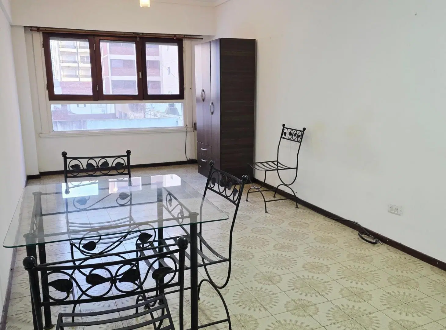 ALQUILER 24 MESES - DEPARTAMENTO MONOAMBIENTE EN LA PERLA - A METROS DE PLAZA ESPAÑA. 1