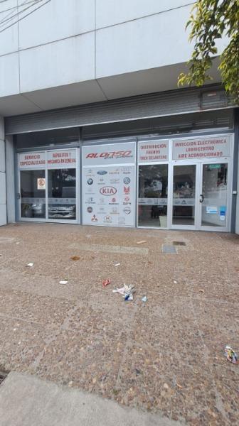 Foto de LOCAL COMERCIAL-GALPÓN EN ALQUILER SOBRE AV. JUAN B. JUSTO E, imagen 3