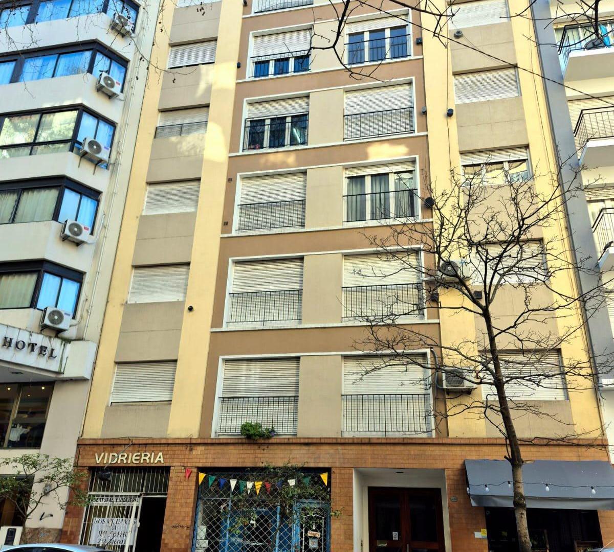 Foto de 3 AMB. AL FRENTE CON BALCÓN FRANCÉS, imagen 3