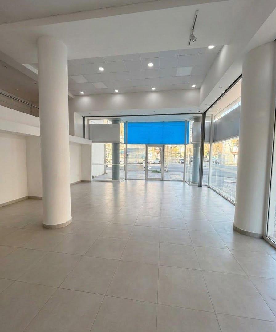 Foto de IMPORTANTE LOCAL EN ALQUILER - SOBRE AV. LURO 3999, imagen 1