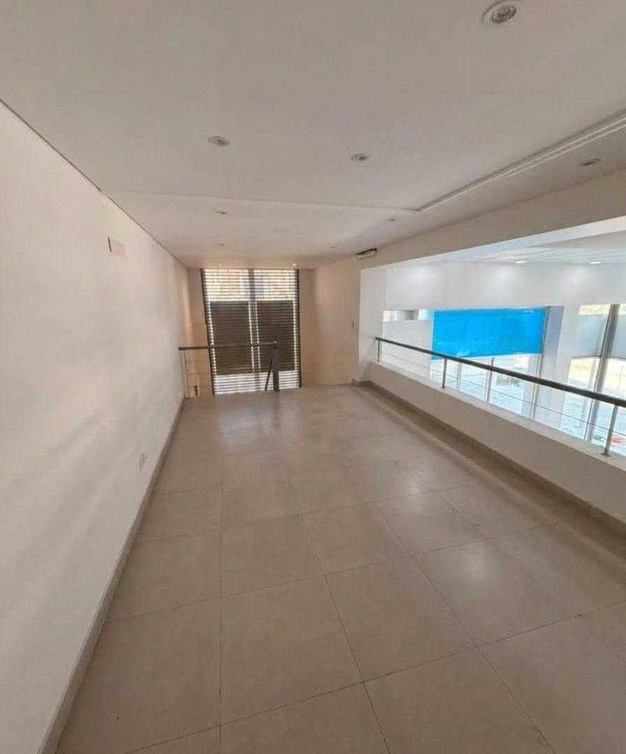 Foto de IMPORTANTE LOCAL EN ALQUILER - SOBRE AV. LURO 3999, imagen 3