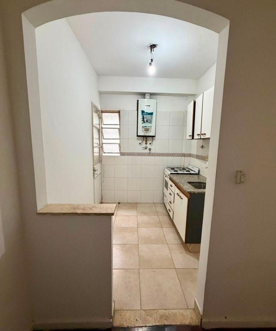 Foto de DEPARTAMENTO EN VENTA EN EL CORAZÓN DE VILLA DEL PARQUE, imagen 2