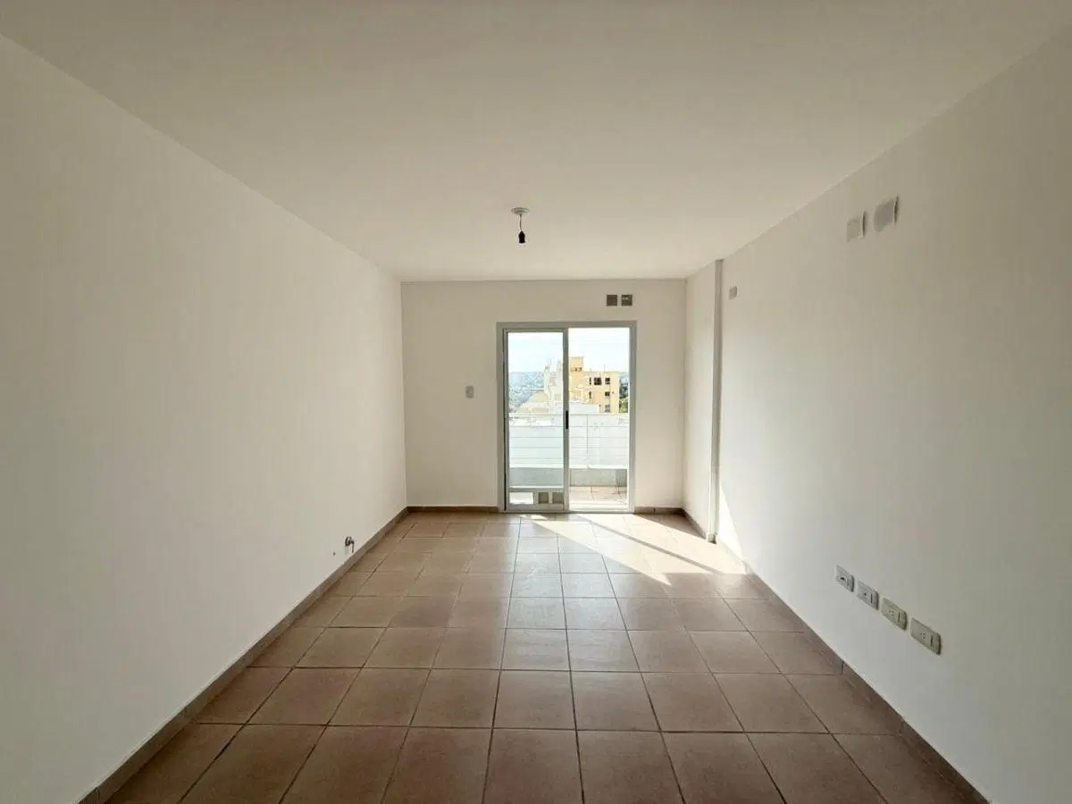 1 dormitorio ultimo piso frente en Alto Alberdi 4