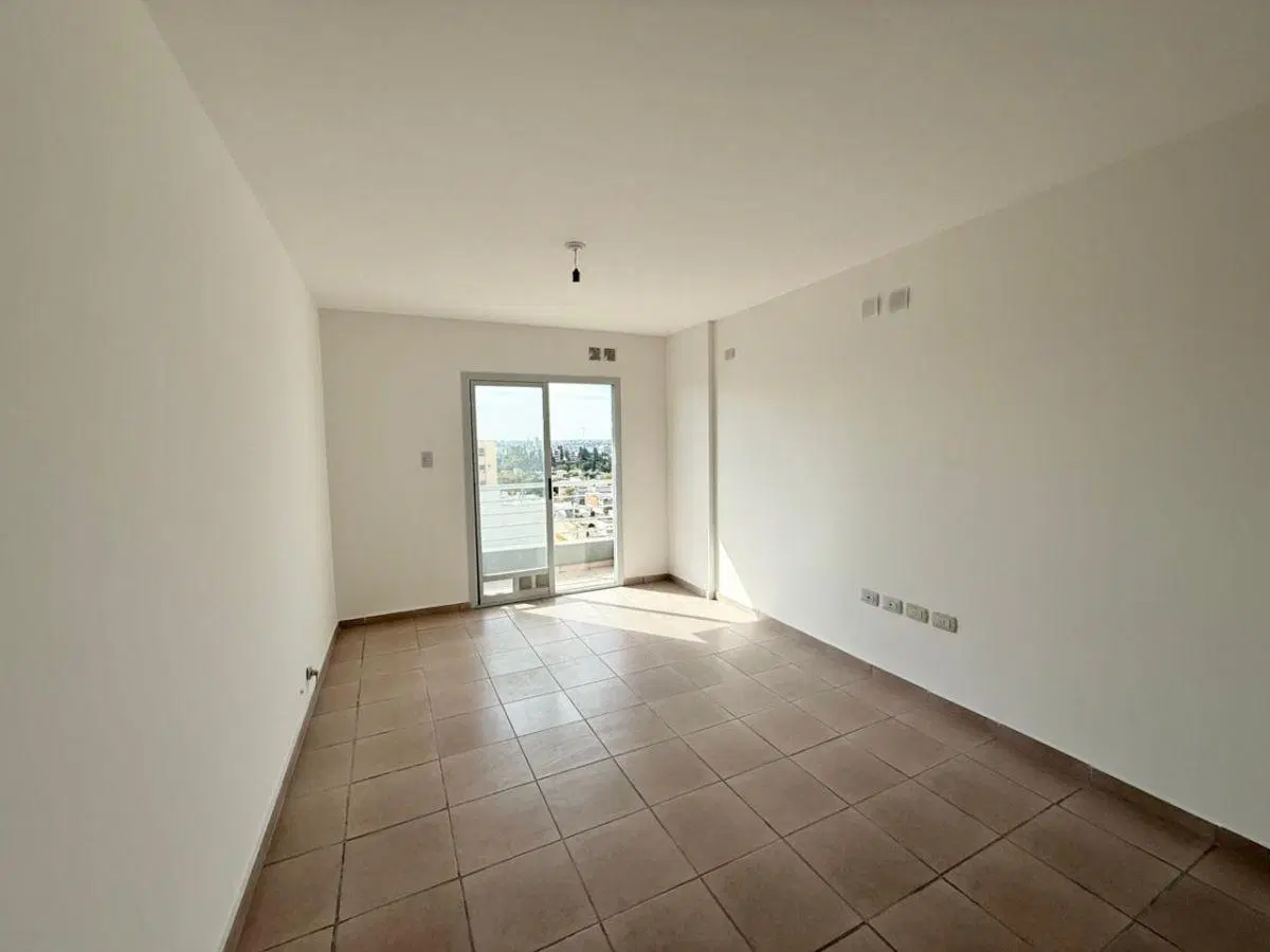 1 dormitorio ultimo piso frente en Alto Alberdi 2