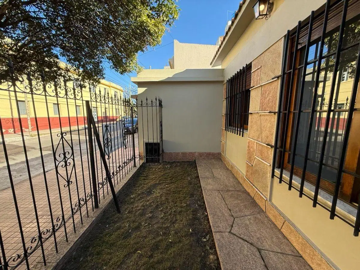 CASA EN ALTO ALBERDI PARA LA VENTA 4