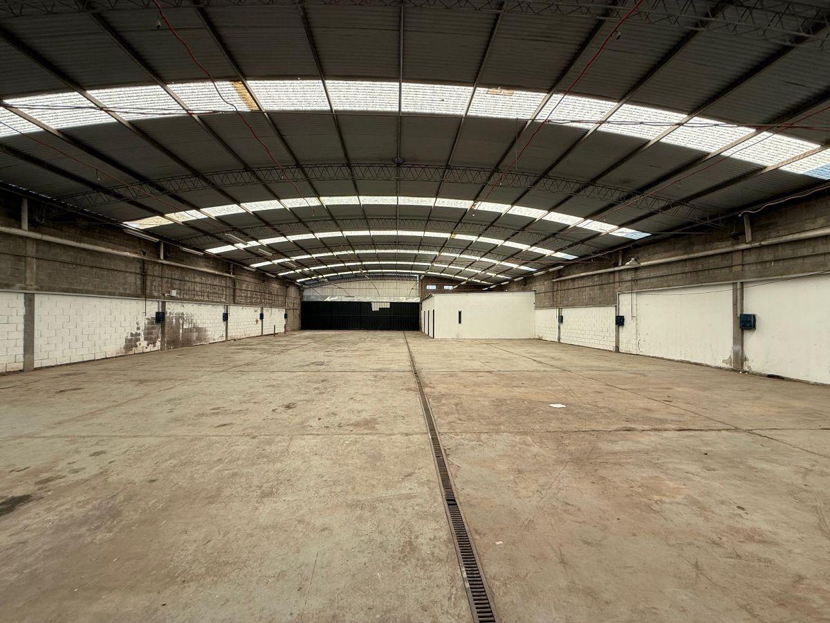 Foto de GALPON DE 700M2 EN ALTO ALBERDI EN ALQUILER, imagen 3
