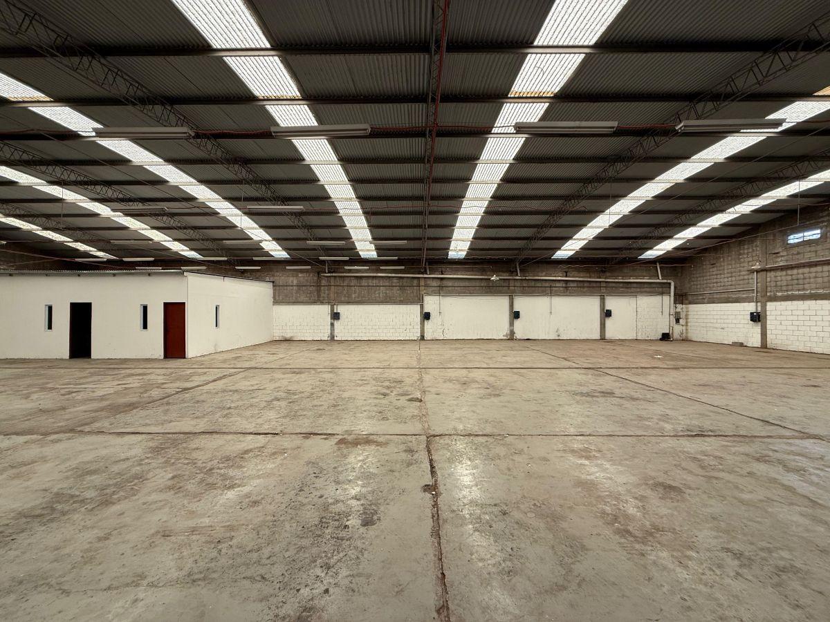 Foto de GALPON DE 700M2 EN ALTO ALBERDI EN ALQUILER, imagen 2
