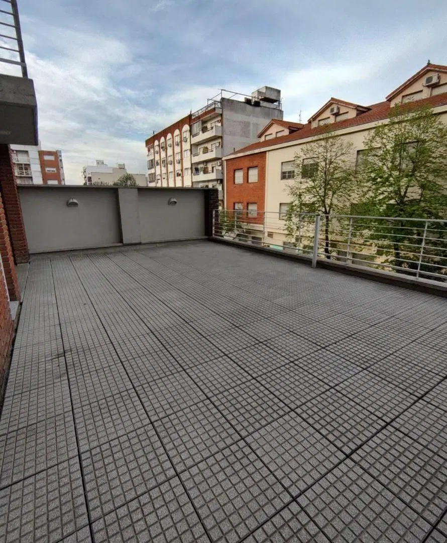 Dpto de 2 amb con Terraza amplia, apto profesional a 3 cuadras de la estación 5