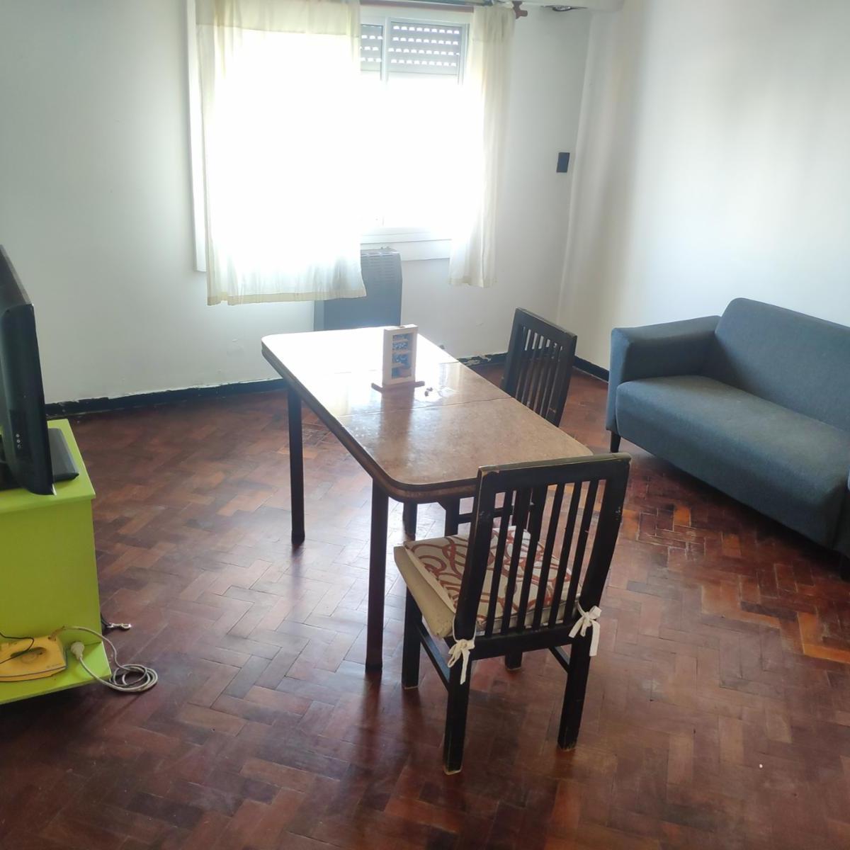 3 Ambientes con Balcon 5