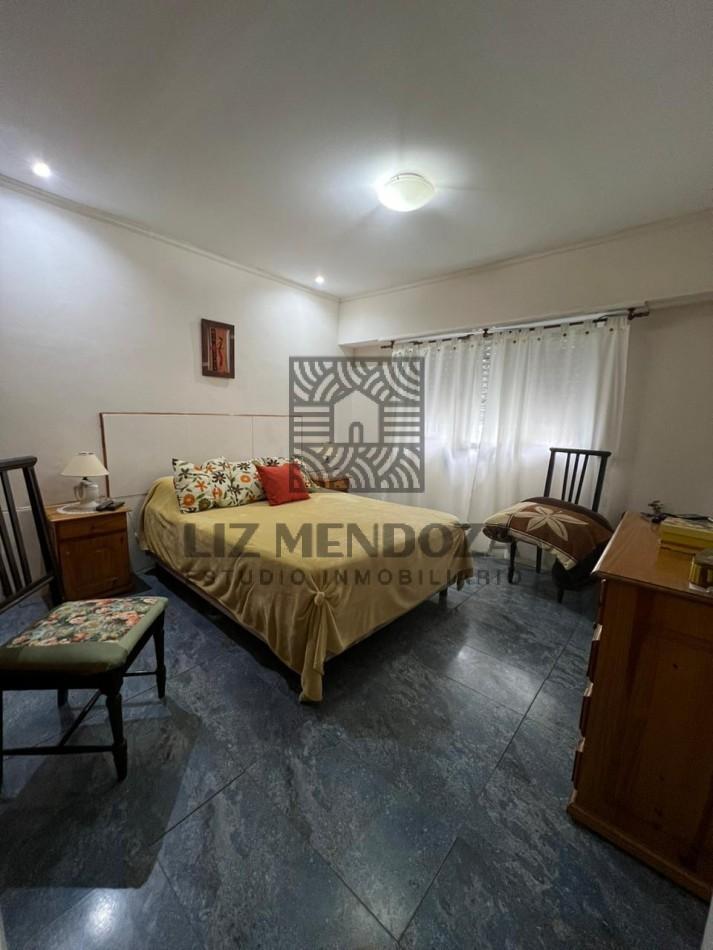 Venta de Casa 3 Ambiente con Departamentos 2