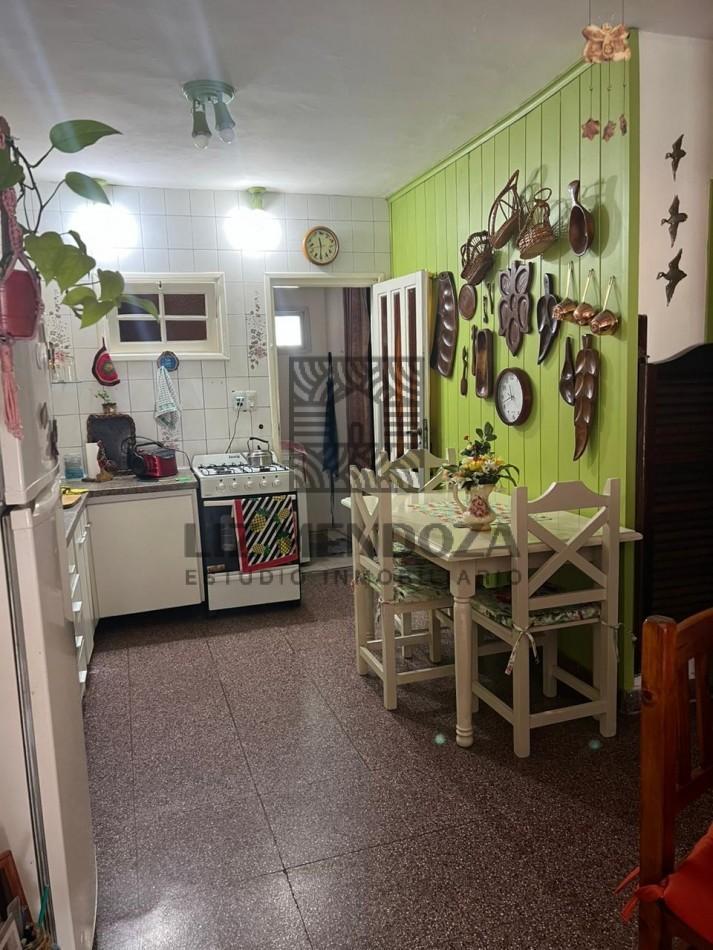Venta de Casa 3 Ambiente con Departamentos 5