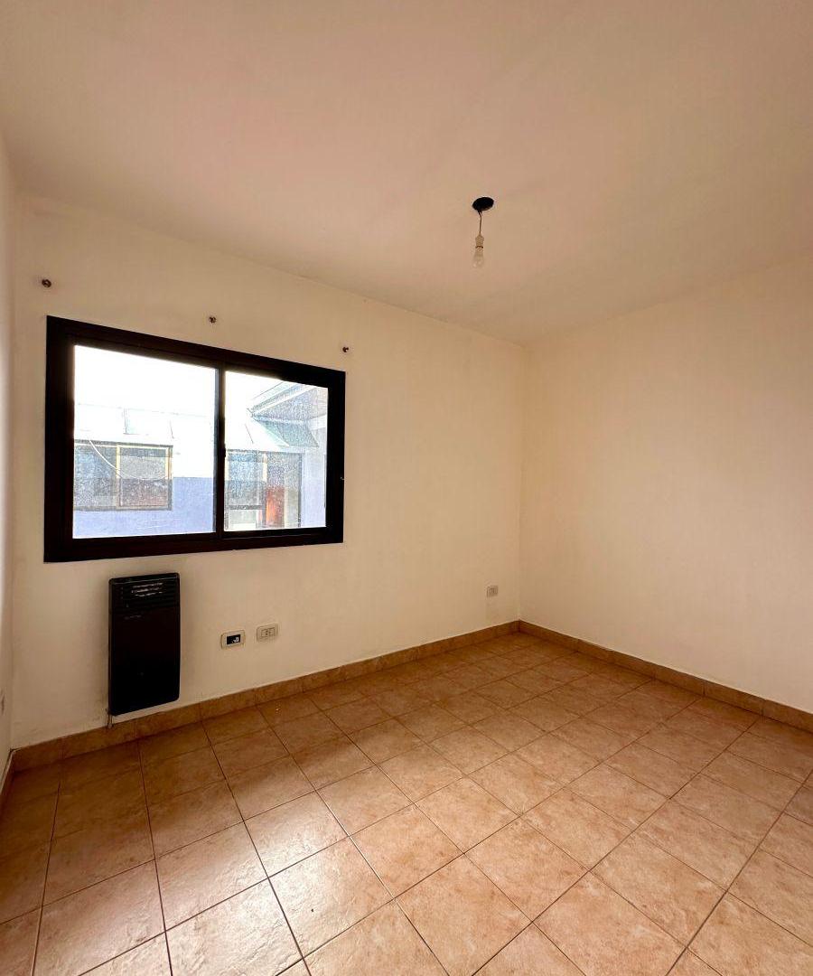 Foto de Amplio departamento 4 ambientes con patio en planta baja- Diagonal 80, imagen 5