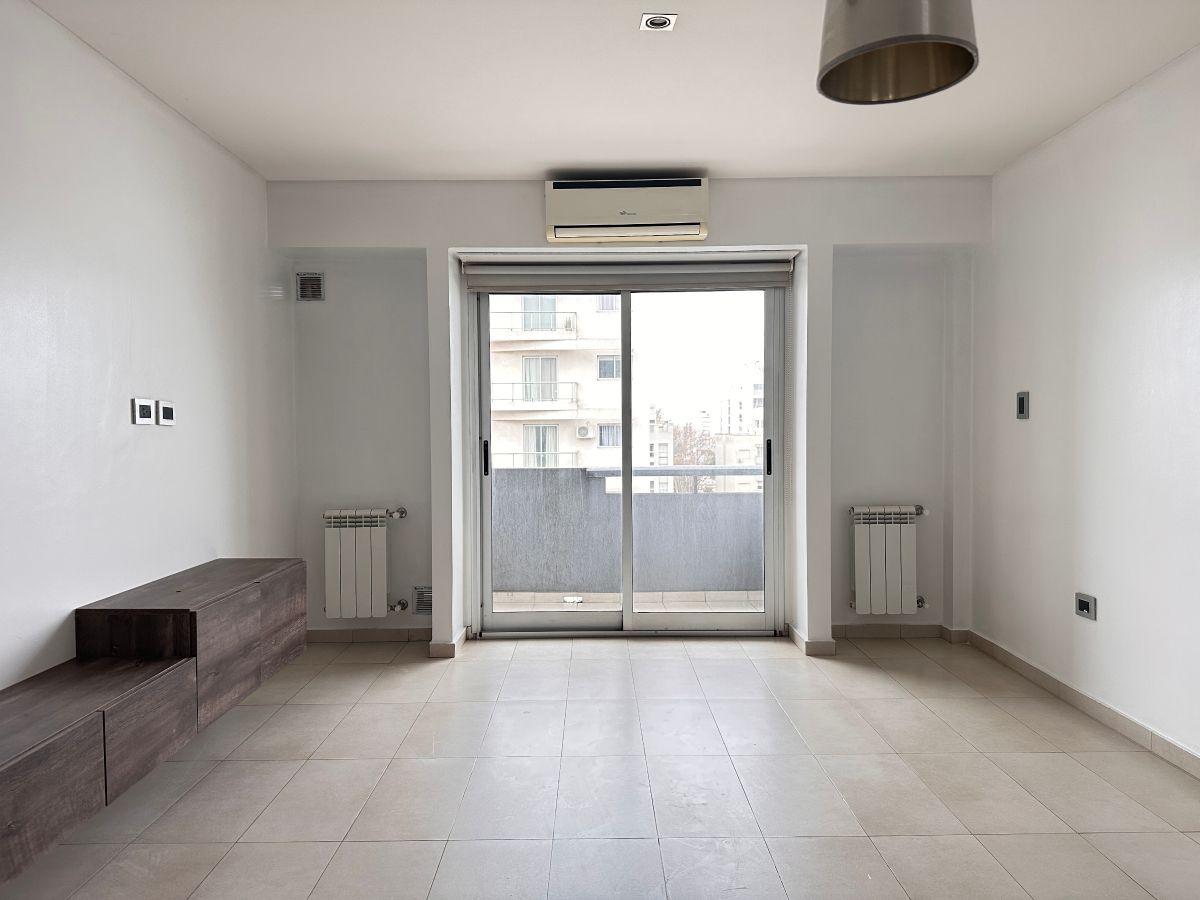 Foto de Departamento de 1 dormitorio con escritorio/vestidor, cochera y balcón - 13 61 y 62 La Palta-, imagen 5