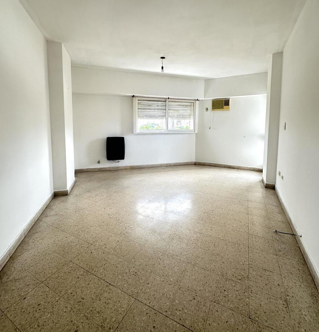 Foto de VENTA Departamento dos dormitorios con balcon- Diag. 79 e/ 5 y 56 - La, imagen 3