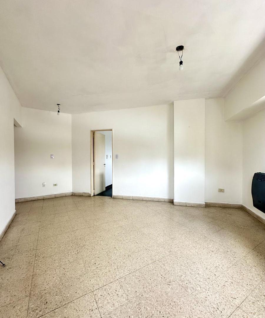 Foto de VENTA Departamento dos dormitorios con balcon- Diag. 79 e/ 5 y 56 - La, imagen 4
