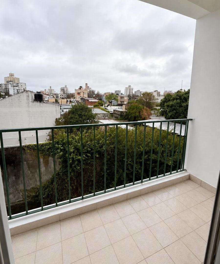 Foto de ALQUILER: Monoambiente c/ cocina separada y balcon- 6 y 63 La Plata-, imagen 2
