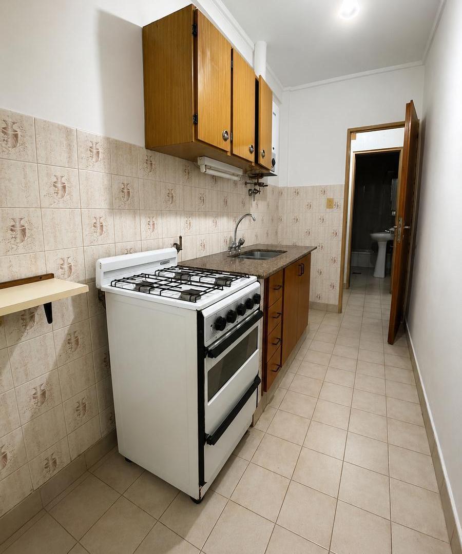 Foto de ALQUILER: Monoambiente c/ cocina separada y balcon- 6 y 63 La Plata-, imagen 1