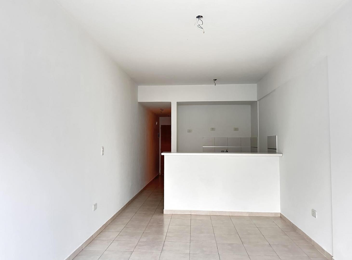 Foto de ALQUILER MONOAMBIENTE MODERNO AL FRENTE - 3° PISO -11 Y 57 La Plata, imagen 4