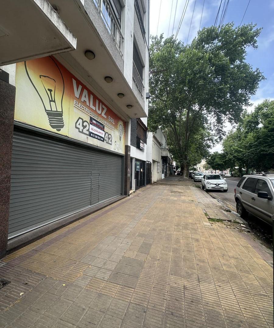Foto de Alquiler Local 100 m2 - Diagonal 80 e/ 116 y 43 en La Plata, imagen 2
