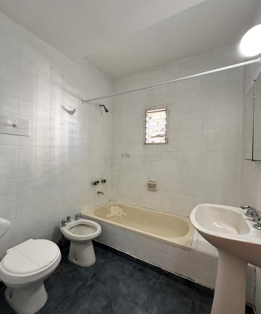 Foto de Departamento de 2 dormitorios al frente- 60 m2- Diagonal 80 y 42, imagen 4