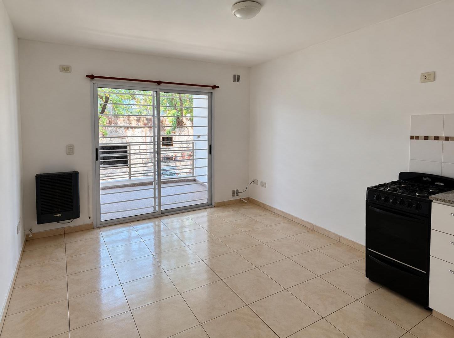 Foto de Departamento en alquiler- 1 Dormitorio con balcon y cochera- 39 y diag, imagen 2