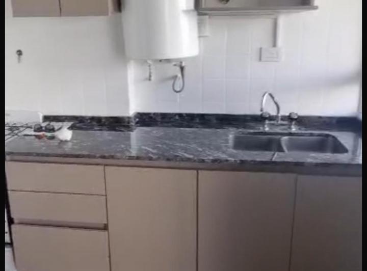 Exc. Depto de 1 dorm.  s/Av. Duarte Quiróz al 900- Muy luminoso - Reciclado  2