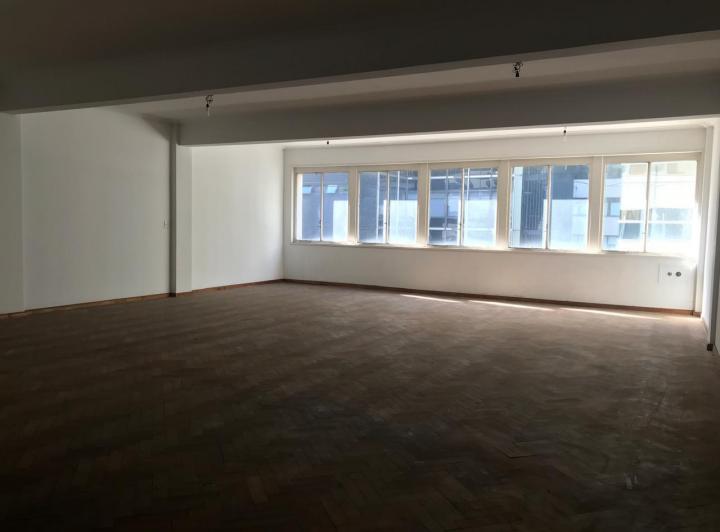 VENTA OFICINA COMERCIAL MICROCENTRO 1