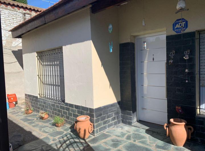 ¡OPORTUNIDAD! AMPLIA CASA EN MORENO CENTRO ¡APTO CREDITO! 3