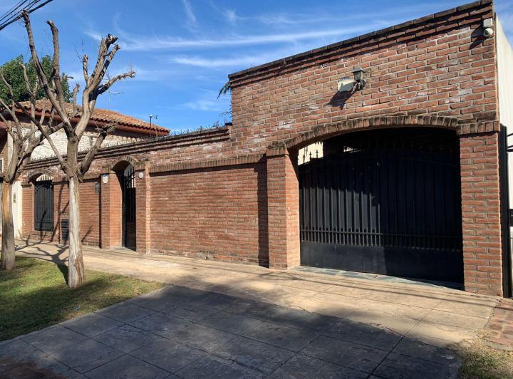 ¡OPORTUNIDAD! AMPLIA CASA EN MORENO CENTRO ¡APTO CREDITO! 1
