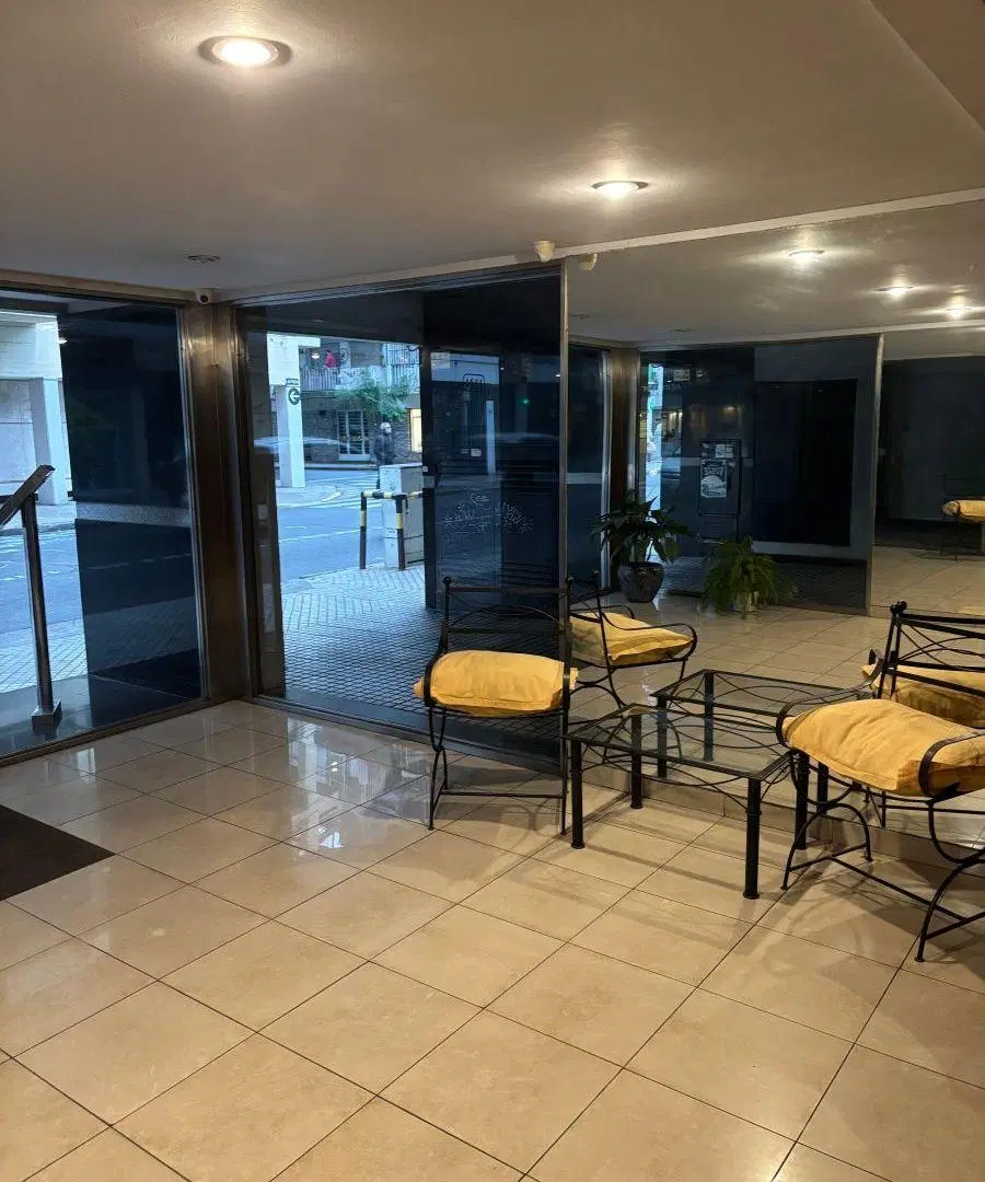 Departamento de 87 m2 con 2 dormitorios en alquiler en Centro 2