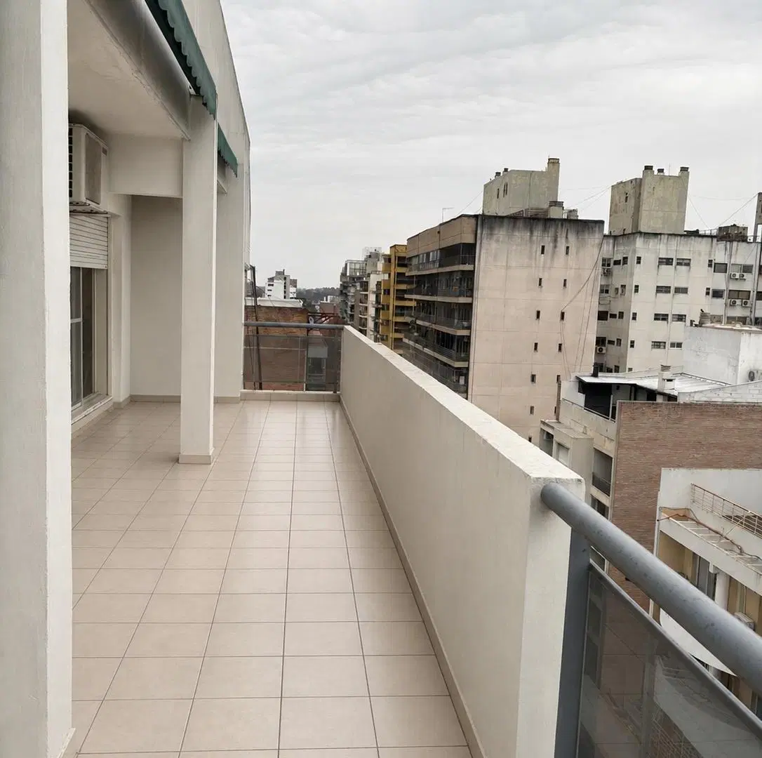 Departamento de 120 m2 construidos con 3 Dormitorios en Alquiler en Rosario 3