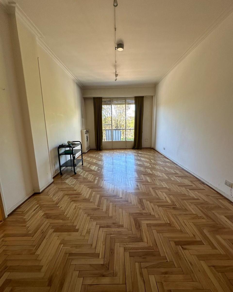 Vende Impecable Depto. 5 Ambientes en El Centro de Tandil 2